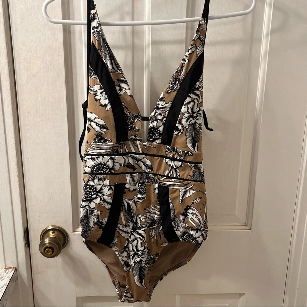 Elegant Floral One-Piece Swimsuit - Black and Tan